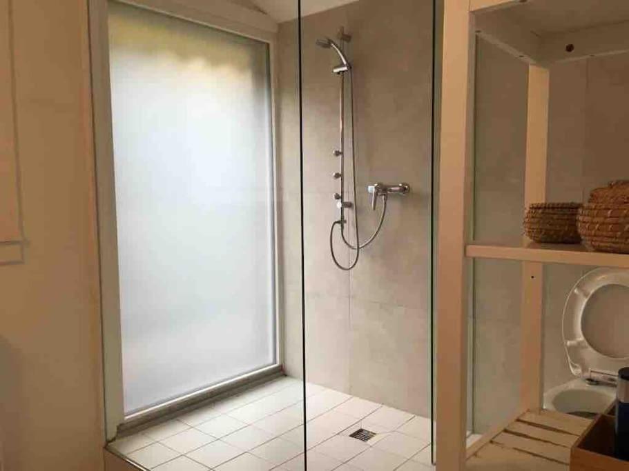 Lakeview Gem Krattigen Eksteriør billede